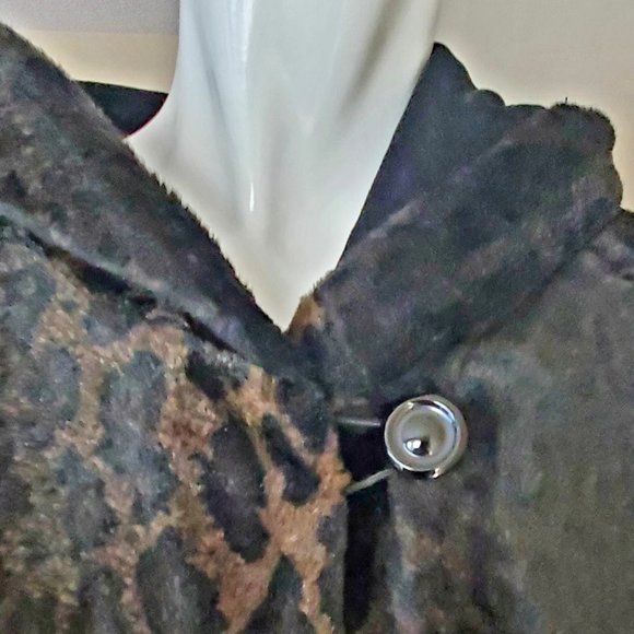 Fabulous Faux Fur Coat - Picture 5 of 17